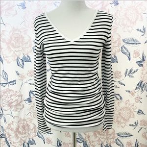 a new day | Striped Long Sleeve V-Neck Top Medium